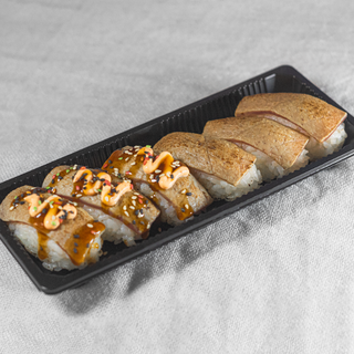 Niguiris de atún flameado