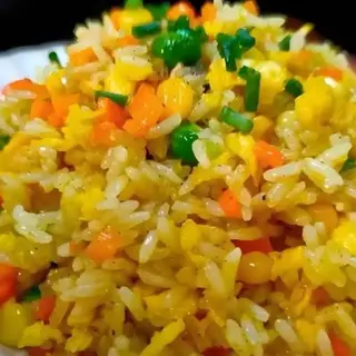 89B. Arroz frito con salsa curry