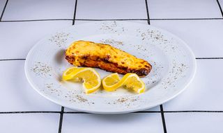 გამომცხვარი ორაგული თეთრ სოუსში