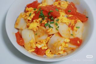 Gnocchi di riso con pomodoro e uova