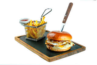 Бургер с дърпано свинско (500г)