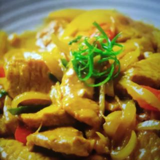 52.Cerdo Con Salsa De Curry