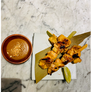 Tapa De Brocheta De Pollo Saté Thai