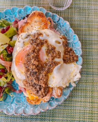 Croque Madame con salsa al tartufo