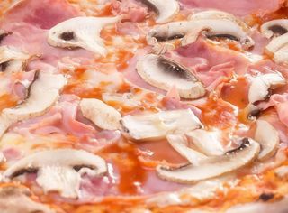 Prosciutto e funghi