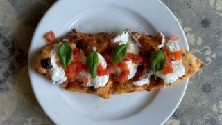 Pizzetina Con Burrata