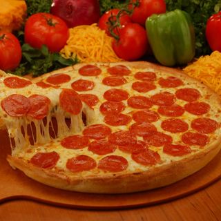 PIZZA DE PEPPERONI medio