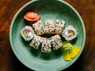 Урамаки филаделфия тон (180гр.)