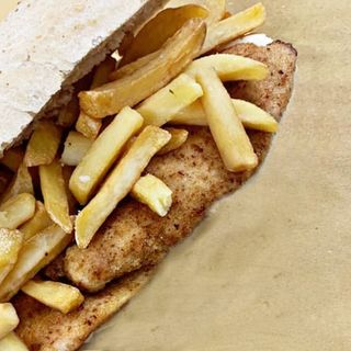 Panuozzo pechuga de pollo empanados y Papas Fritas