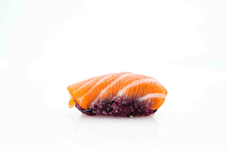 166. Black nighiri salmone