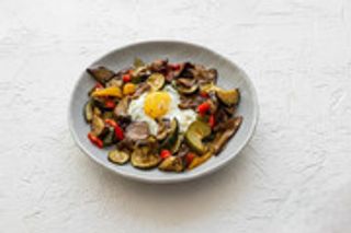 Assiette D'œufs & Légumes Rôtis