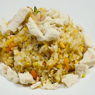125 Riso saltato con pollo e verdure misto