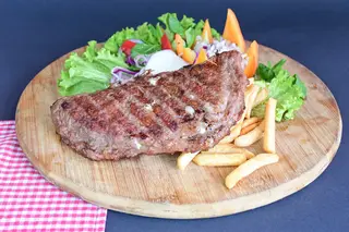 Punjena pljeskavica 300g