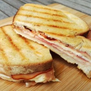 Tostas de Queijo com Fiambre 