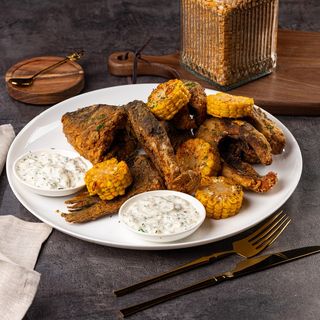 Жареный сазан с кукурузой 