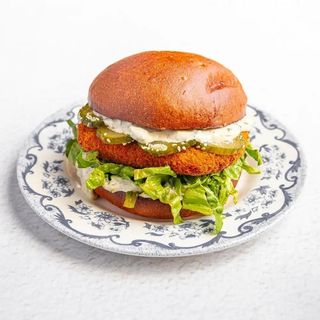 BUŁA ZE SMAŻONYM SEREM