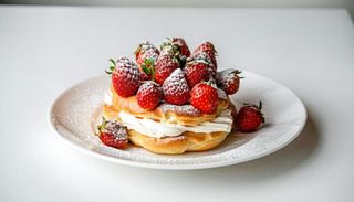 Choux Chantilly e fragoline di bosco 1 kg