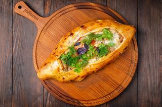 Khachapuri cu cașcaval