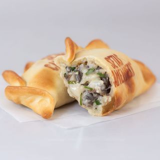 Empanada De Setas Camembert