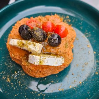 Homus de tomates secos  INCLUYE PAN 