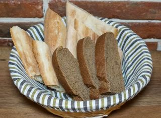 პური შავი და თეთრი