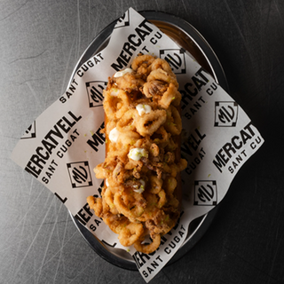 303 Entrepà de calamars amb allioli i llima