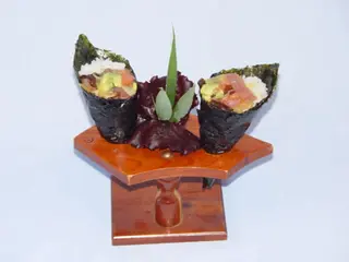 Salmon Or Tuna Hand Roll (Temaki)