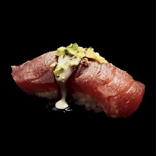 Nigiri De Atún Flameado (2 Pzs.)