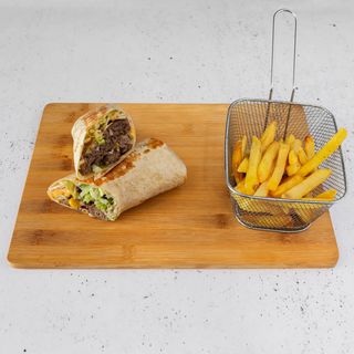 Tortilja s junetinom + pomfrit