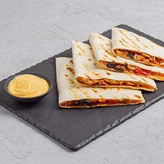 Кесадилья с курицей