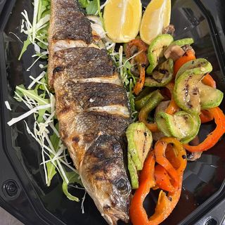 Dorada grill cu legume la gratar