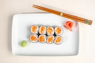 Raku Salmon maki 8 pc/160 gr