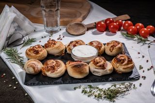 Melcișori cu șuncă și mozzarella