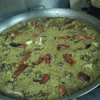 Arroz de magro con ajos tiernos y garbanzos 