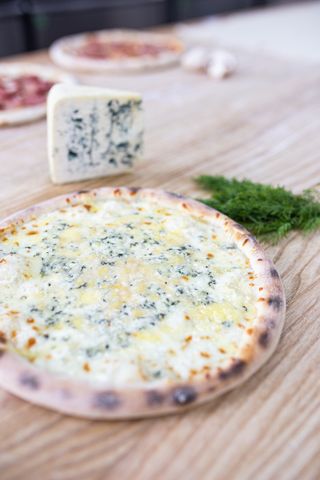 Піца 4 сира 25 см. Продукт заморожений