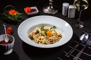 Spaghetti cu pui şi gorgonzola