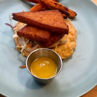 No soy Bola, soy Triángulo 