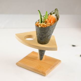 temaki salmon