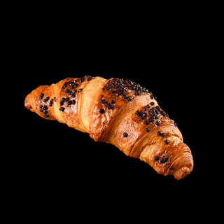Croissant cu umplutură de cacao și alune de pădure, fulgi de ciocolată