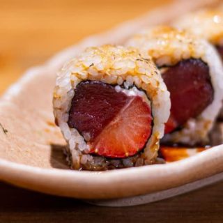 Uramaki Roll Strawberry Roll (8 Pzs.)