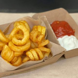 Frytki Zakręcone 150 g + dowolny sos