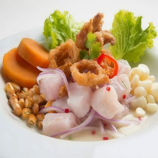 Combinado (Ceviche Y Chicharrón)
