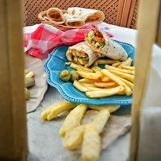 Mlawi Œuf & jambon & frites