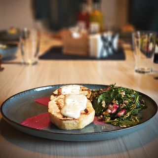 Стек от целина със сос от синьо сирене  350г