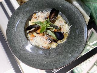 Фетучіне з мідіями у соусі альфредо (300g)