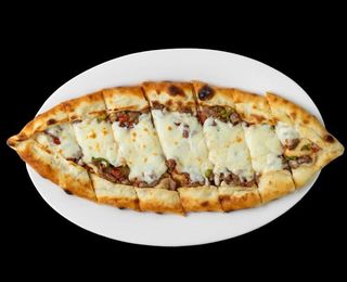 Пиде с мясом и сыром