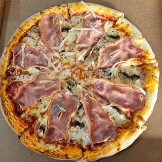 პიცა ბეკონით