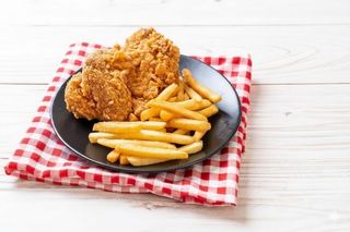 Pollo Crujiente (8 Pzs.) Y Patatas