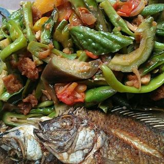 Pinakbet W Isda (Ración)