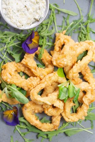 Calamari Crispy si sos alioli